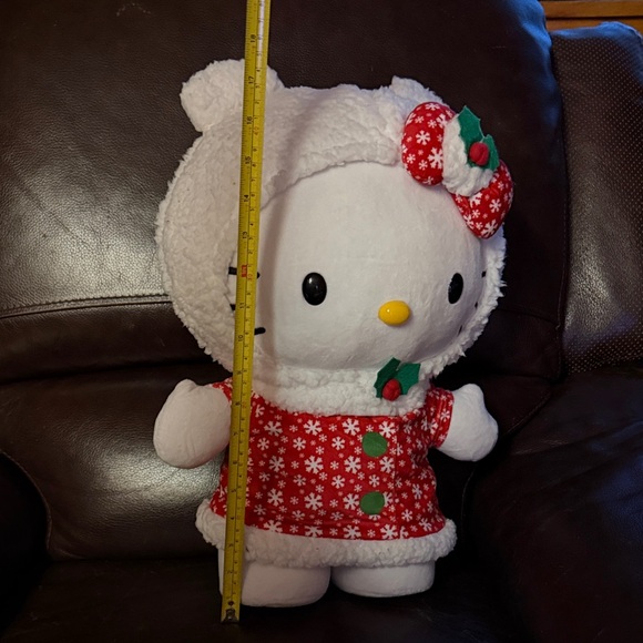 18” Hello Kitty in Red and White Snowflake Outfit - Picture 4 of 5